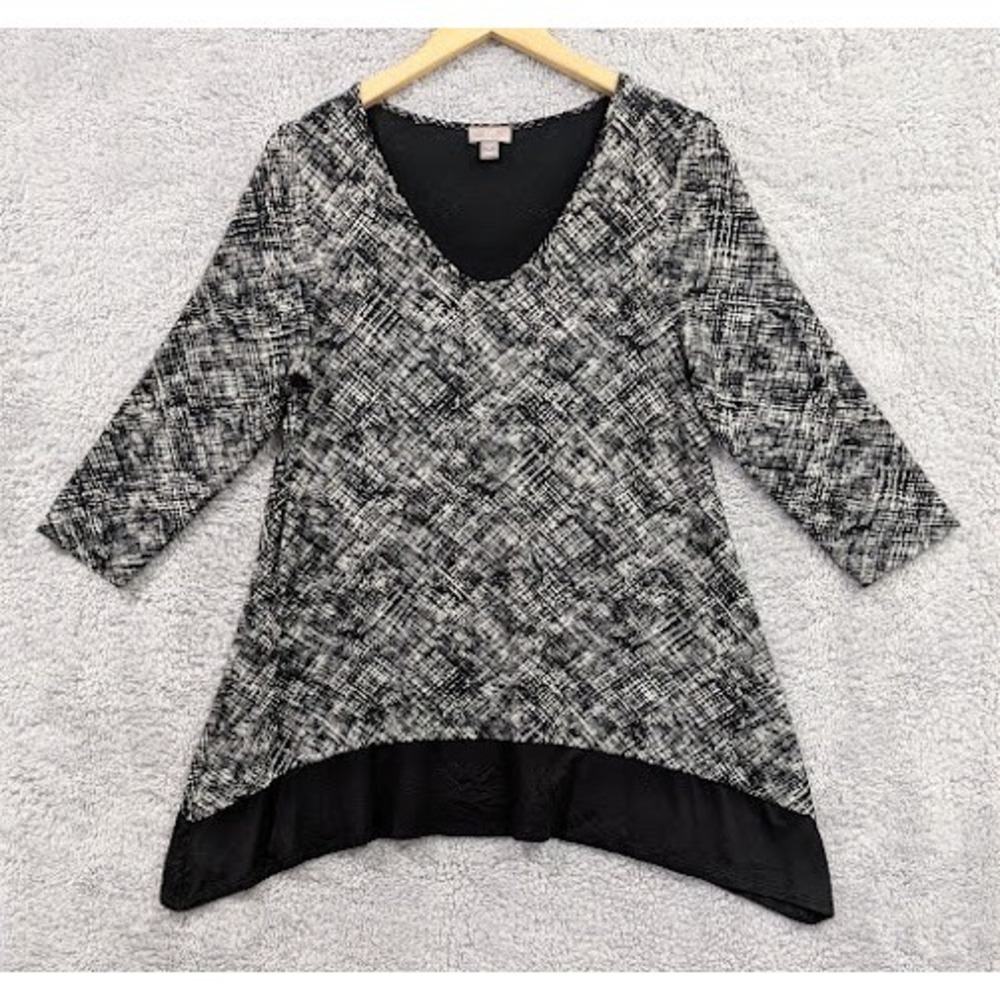 J Jill Wearever Top Shirt Tunic Medium Black White Geometric 3/4 Sleeve‎ Blouse